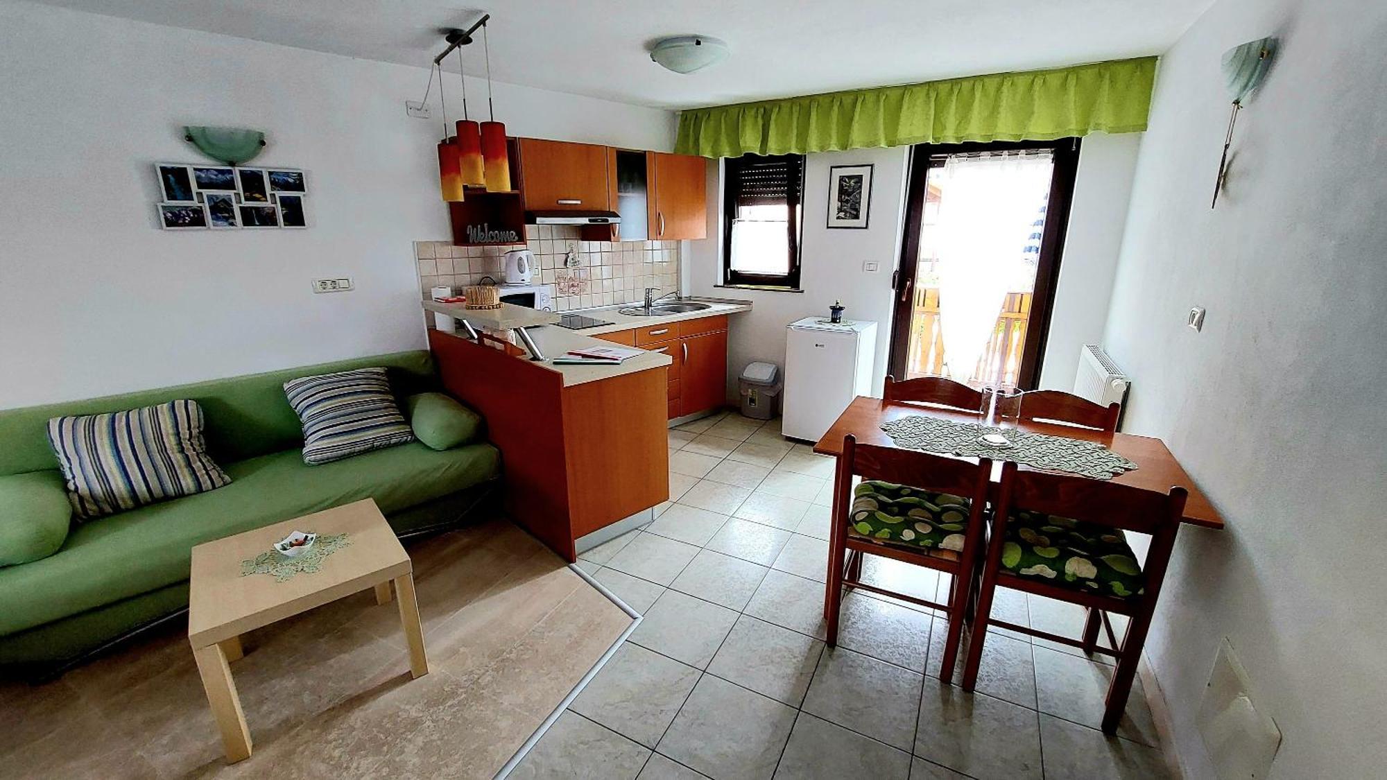Apartments Krn Drezniske Ravne Luaran gambar