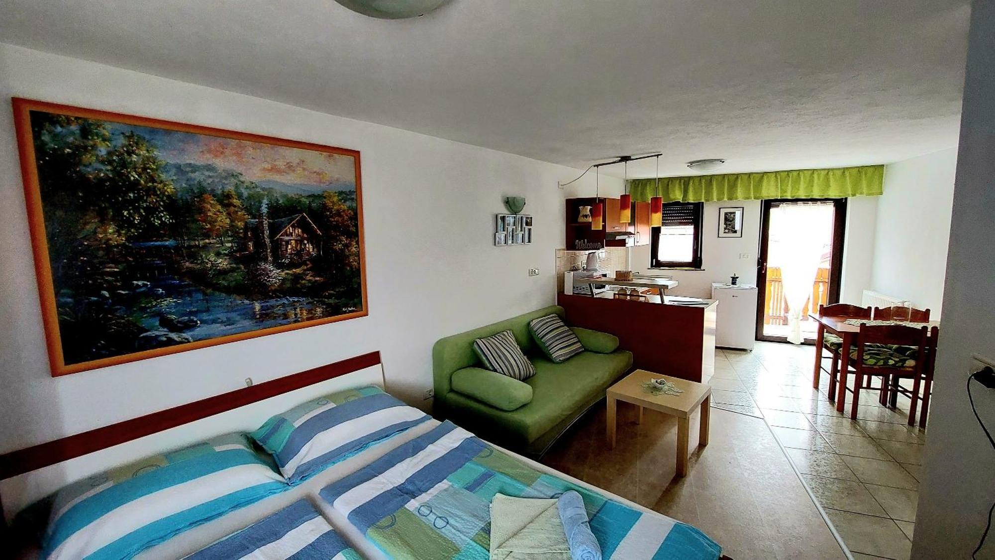 Apartments Krn Drezniske Ravne Luaran gambar