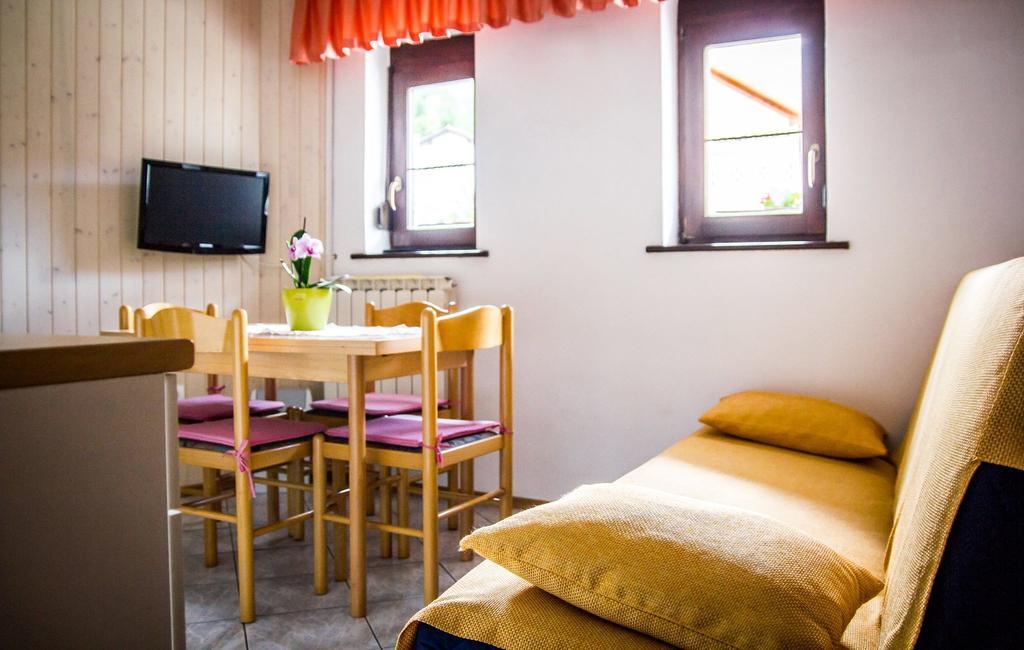 Apartments Krn Drezniske Ravne Luaran gambar